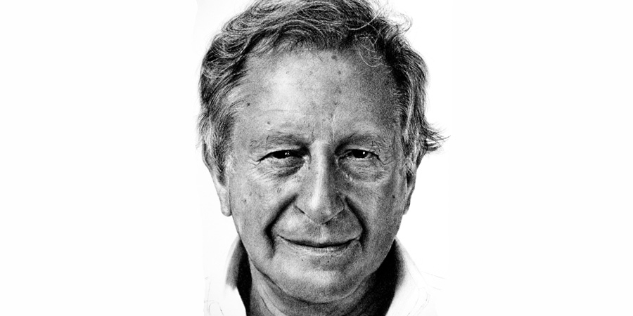CRITICA REALIZADA POR EL ARTISTA MARIO TORAL
